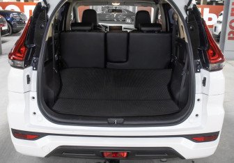 Подержанный автомобиль Mitsubishi Xpander 2021 года (10 фото)