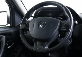 Подержанный автомобиль Renault Duster 2018 года (12 фото)