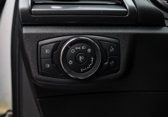 Подержанный автомобиль Ford Mondeo Sedan 2015 года (16 фото)