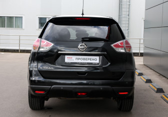 Подержанный автомобиль Nissan X-Trail 2016 года (6 фото)