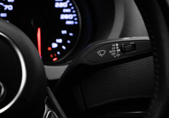 Подержанный автомобиль Audi A3 Sedan 2016 года (15 фото)