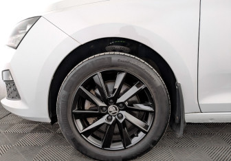 Подержанный автомобиль Skoda Rapid Liftback 2020 года (18 фото)