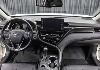 Подержанный автомобиль Toyota Camry Sedan 2022 года (14 фото)