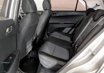 Подержанный автомобиль Hyundai Creta 2019 года (11 фото)