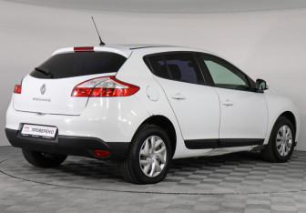 Подержанный автомобиль Renault Megane Hatchback 2013 года (3 фото)
