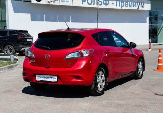 Подержанный автомобиль Mazda 3 Hatchback 2012 года (5 фото)