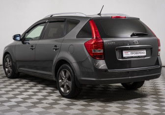 Подержанный автомобиль Kia Ceed Wagon 2011 года (7 фото)