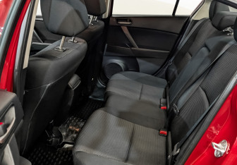 Подержанный автомобиль Mazda 3 Sedan 2012 года (12 фото)