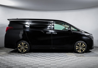 Подержанный автомобиль Toyota Alphard 2021 года (4 фото)