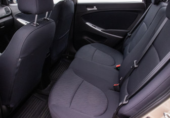 Подержанный автомобиль Hyundai Solaris Sedan 2011 года (11 фото)