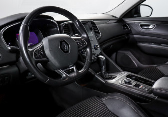 Подержанный автомобиль Renault Talisman Wagon 2018 года (14 фото)