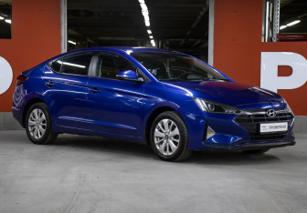 Подержанный автомобиль Hyundai Elantra Sedan 2019 года (3 фото)