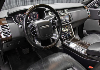 Подержанный автомобиль Land Rover Range Rover 2018 года (16 фото)