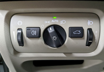 Подержанный автомобиль Volvo V40 Cross Country 2014 года (14 фото)