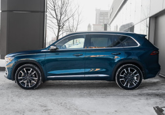 Подержанный автомобиль Geely Monjaro 2023 года (8 фото)