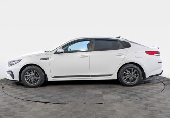 Подержанный автомобиль Kia Optima Sedan 2019 года (8 фото)