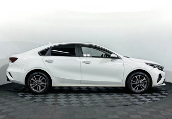 Подержанный автомобиль Kia K3 Sedan 2024 года (4 фото)