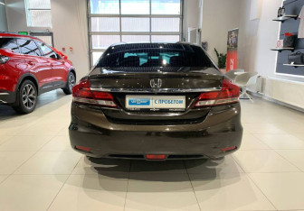 Подержанный автомобиль Honda Civic Sedan 2013 года (5 фото)