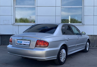 Подержанный автомобиль Hyundai Sonata 2007 года (5 фото)
