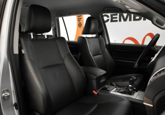 Подержанный автомобиль Toyota Land Cruiser Prado 2021 года (33 фото)