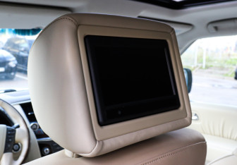 Подержанный автомобиль Infiniti QX56 2010 года (20 фото)