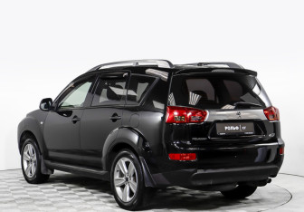 Подержанный автомобиль Peugeot 4007 2011 года (4 фото)