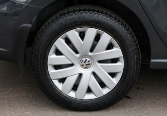 Подержанный автомобиль Volkswagen Polo Sedan 2013 года (18 фото)