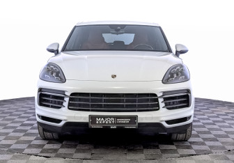 Подержанный автомобиль Porsche Cayenne 2018 года (2 фото)