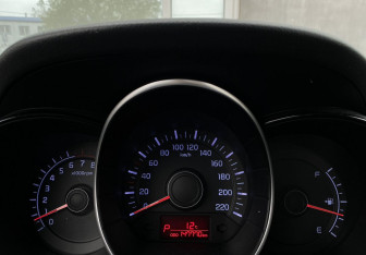 Подержанный автомобиль Kia Rio Sedan 2012 года (21 фото)