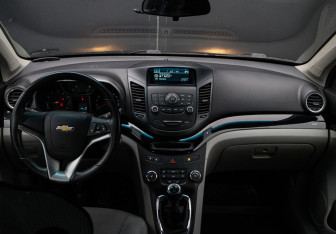 Подержанный автомобиль Chevrolet Orlando 2013 года (9 фото)