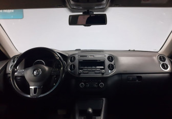 Подержанный автомобиль Volkswagen Tiguan 2013 года (12 фото)