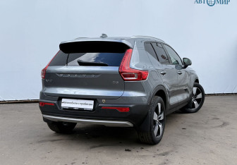 Подержанный автомобиль Volvo XC40 2018 года (5 фото)