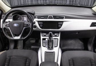 Подержанный автомобиль Geely Atlas 2018 года (14 фото)