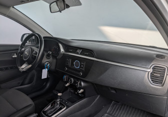 Подержанный автомобиль Kia Rio Hatchback 2021 года (12 фото)
