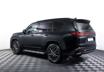 Подержанный автомобиль Lexus LX 2025 года (7 фото)