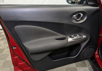 Подержанный автомобиль Nissan Juke 2014 года (17 фото)