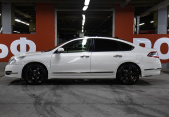 Подержанный автомобиль Nissan Teana 2012 года (8 фото)