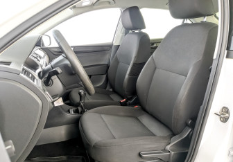 Подержанный автомобиль Skoda Rapid Liftback 2019 года (20 фото)
