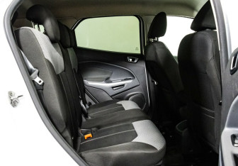 Подержанный автомобиль Ford EcoSport 2015 года (13 фото)
