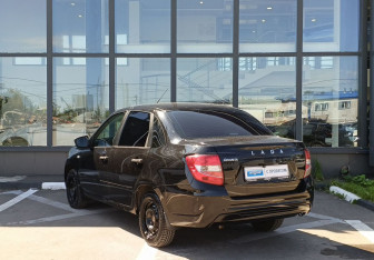 Подержанный автомобиль LADA (ВАЗ) Granta Sedan 2019 года (7 фото)