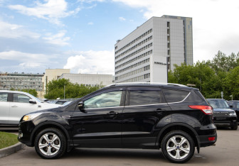 Подержанный автомобиль Ford Kuga 2014 года (6 фото)