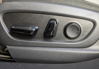 Подержанный автомобиль Lexus ES 2023 года (11 фото)