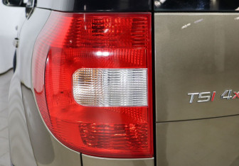 Подержанный автомобиль Skoda Yeti 2012 года (22 фото)