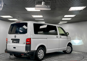Подержанный автомобиль Volkswagen Caravelle 2010 года (16 фото)