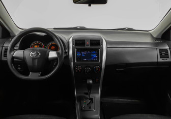 Подержанный автомобиль Toyota Corolla Sedan 2012 года (8 фото)