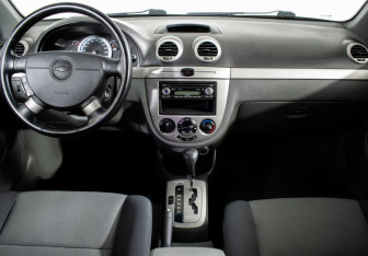Подержанный автомобиль Chevrolet Lacetti Hatchback 2010 года (11 фото)
