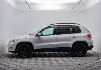 Подержанный автомобиль Volkswagen Tiguan 2010 года (8 фото)