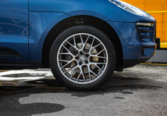 Подержанный автомобиль Porsche Macan 2018 года (13 фото)