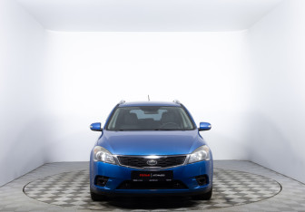 Подержанный автомобиль Kia Ceed Wagon 2011 года (2 фото)