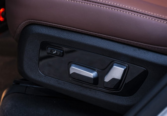 Подержанный автомобиль BMW X5 2023 года (24 фото)